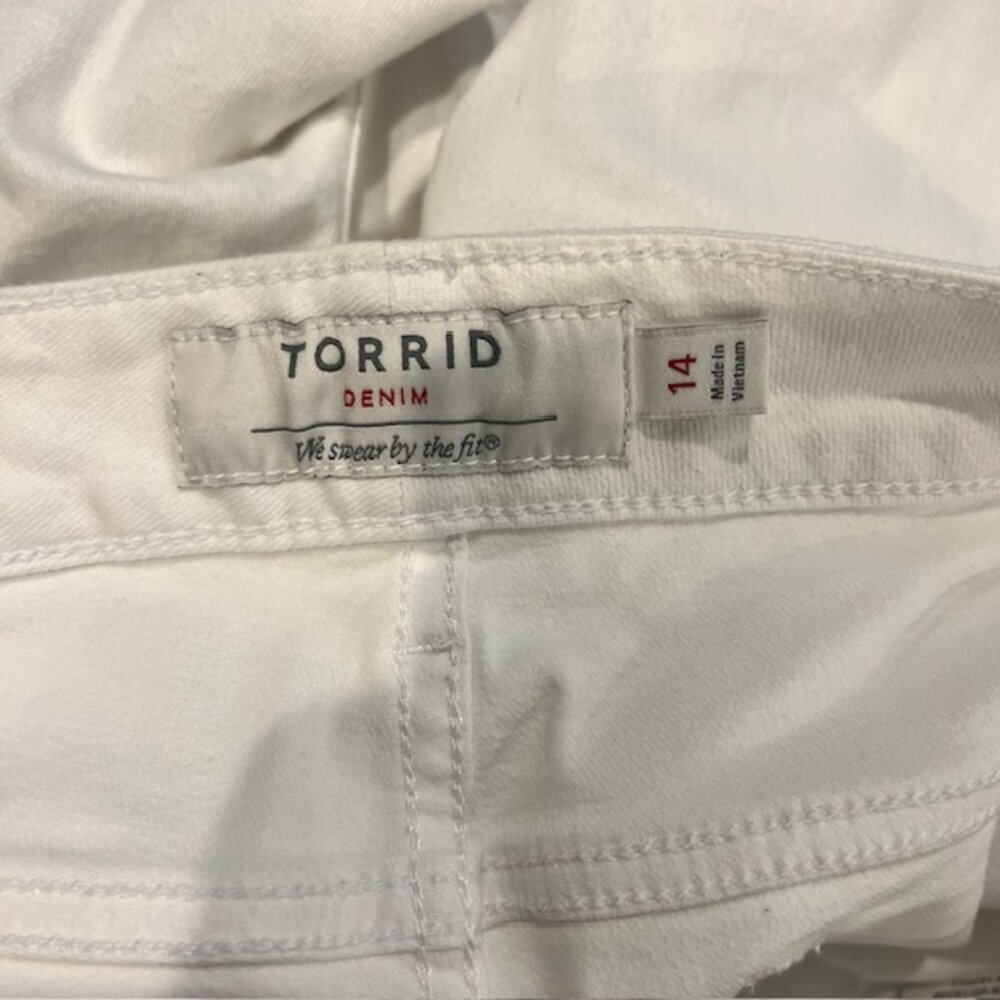 Torrid White Distressed Crop Pants Size 14 - Picture 9 of 9